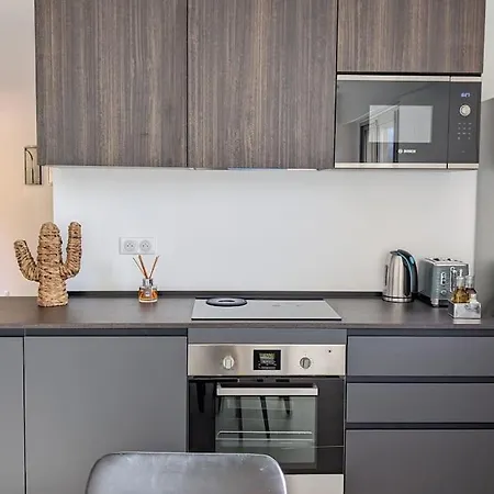 3 Pieces Dans Avec Piscine Lägenhet *